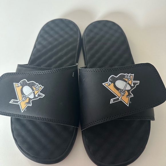 Pittsburgh Penguins ISlide Primary Logo Slide Sandals - Black - Picture 3 of 8
